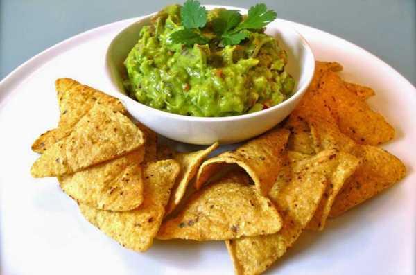 Guacamole com Doritos 